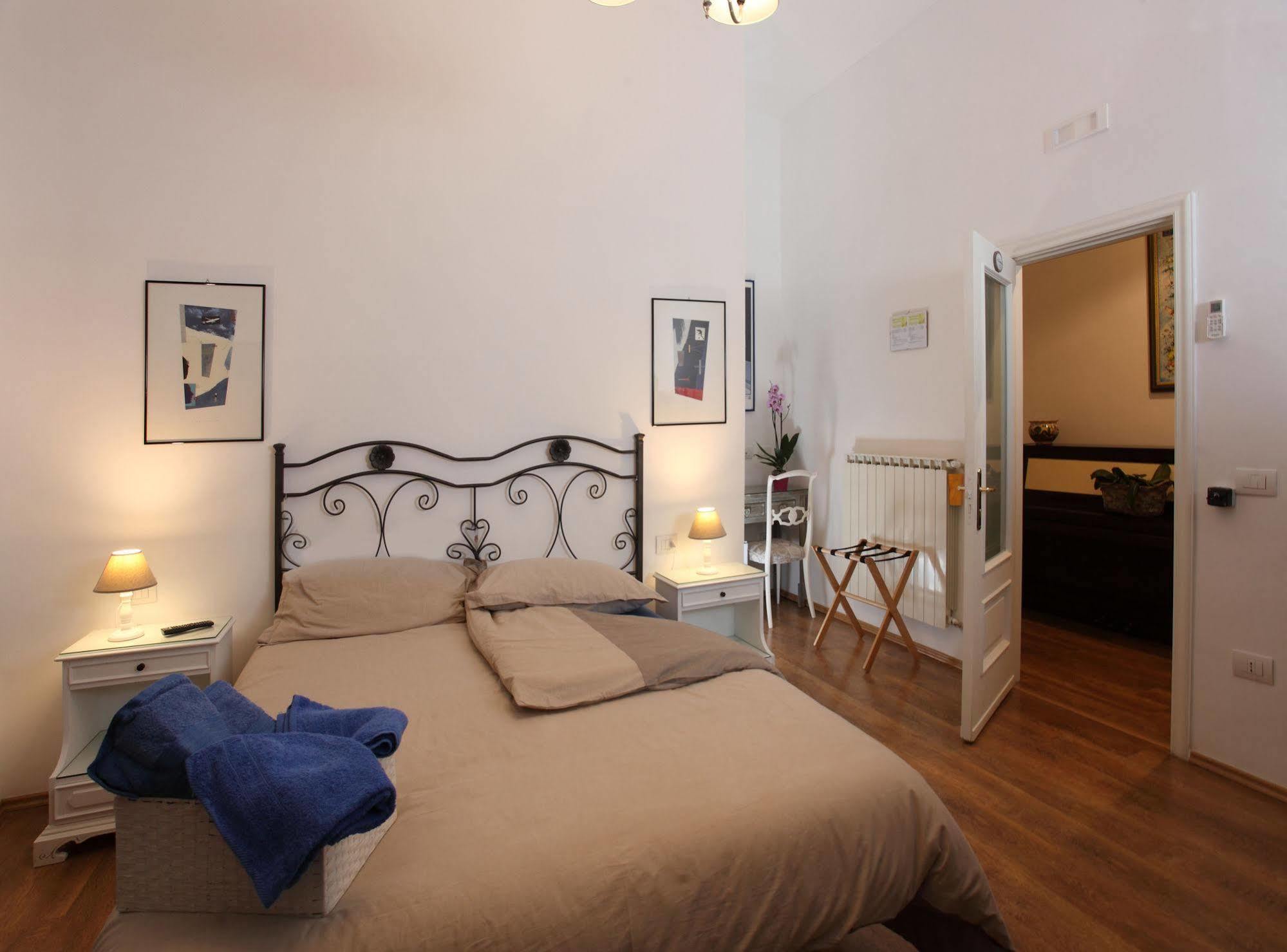 Bed and Breakfast Napoli Pietrasanta Lt Zewnętrze zdjęcie