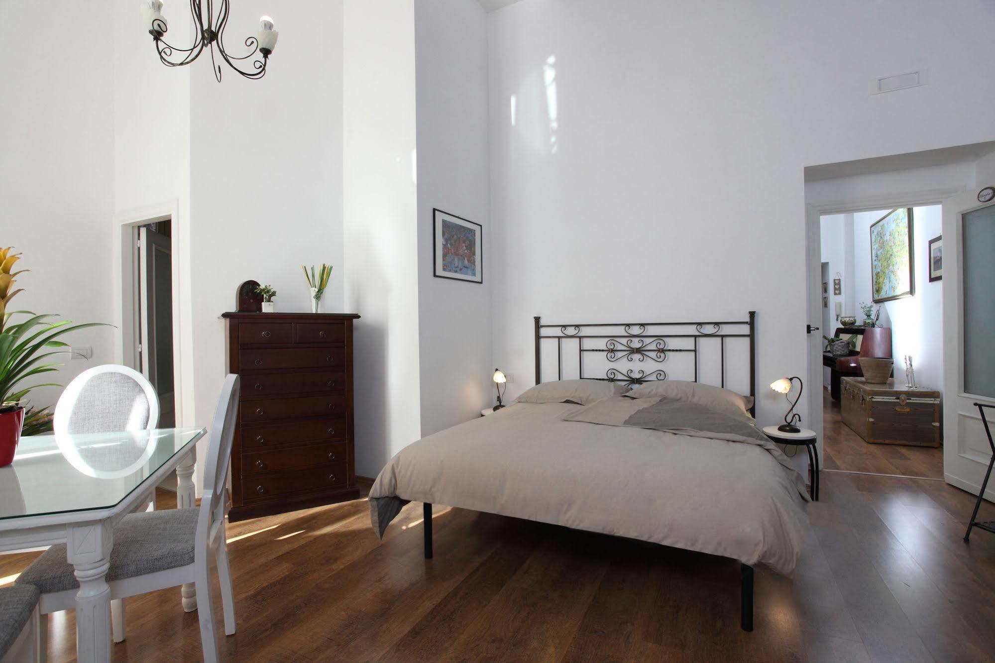 Bed and Breakfast Napoli Pietrasanta Lt Zewnętrze zdjęcie