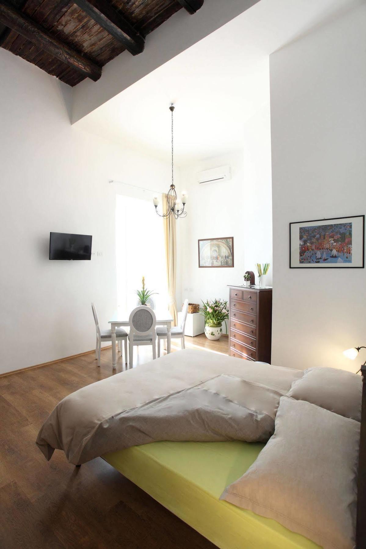 Bed and Breakfast Napoli Pietrasanta Lt Zewnętrze zdjęcie