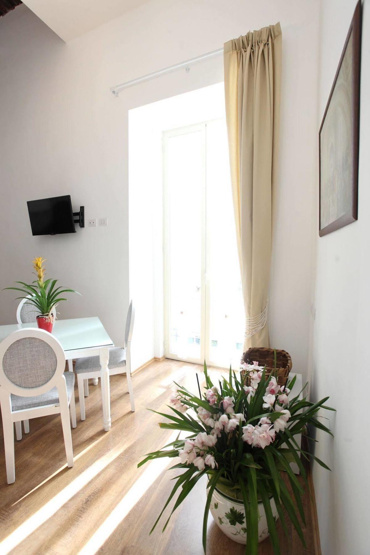 Bed and Breakfast Napoli Pietrasanta Lt Zewnętrze zdjęcie