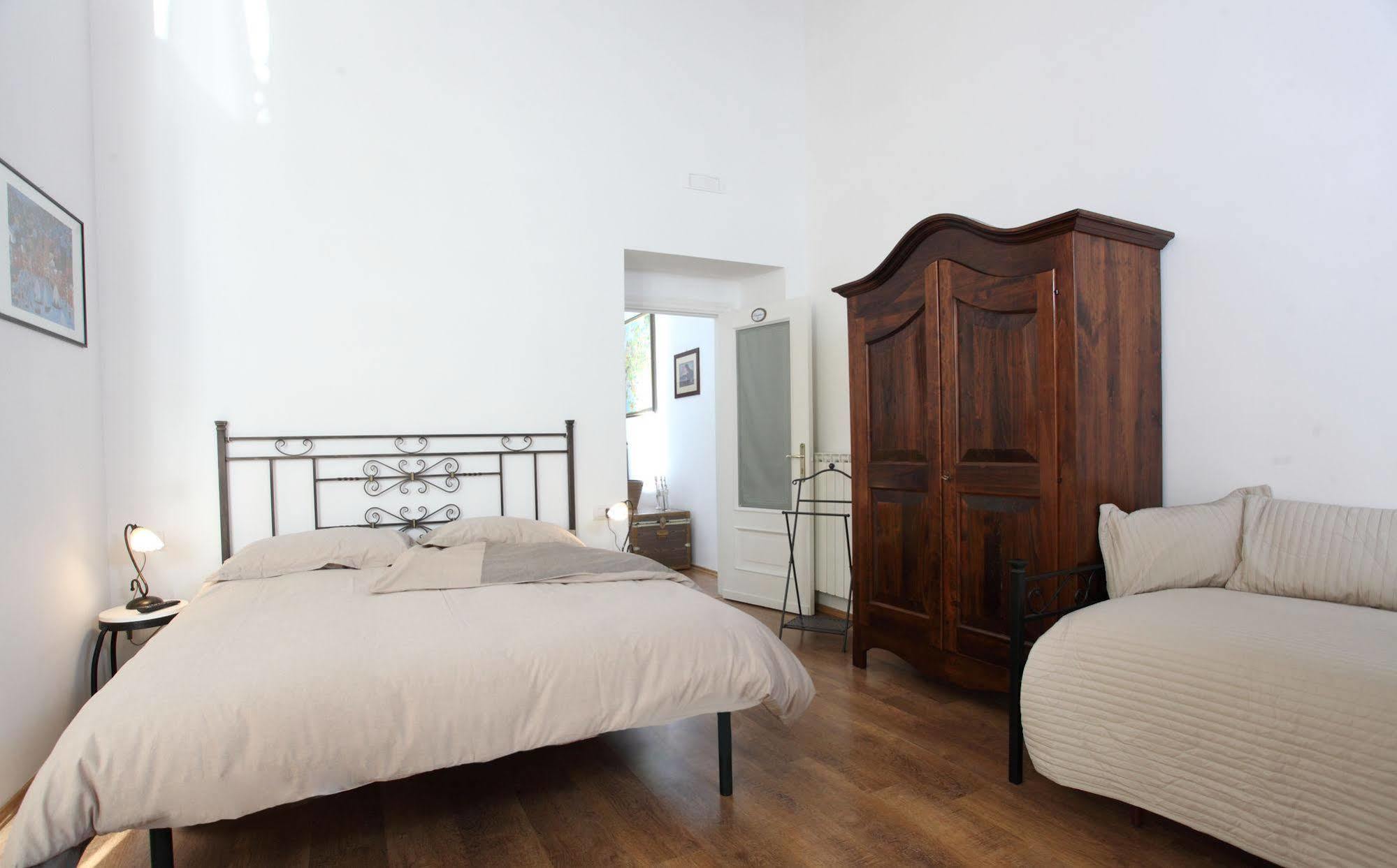 Bed and Breakfast Napoli Pietrasanta Lt Zewnętrze zdjęcie